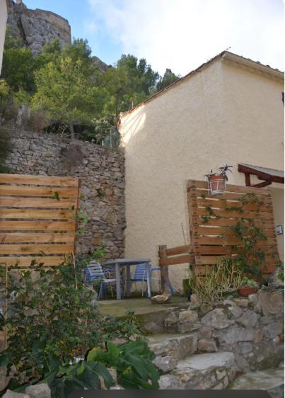 Gite Rue Tranquille Padern Exterior photo